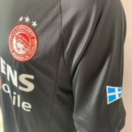 Olympiacos Away Retro Jersey 2004/05 Men